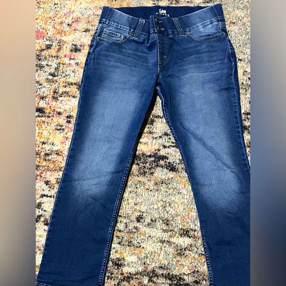 NWOT Lee Women's Blue Jeans size 14P - Picture 1 of 4